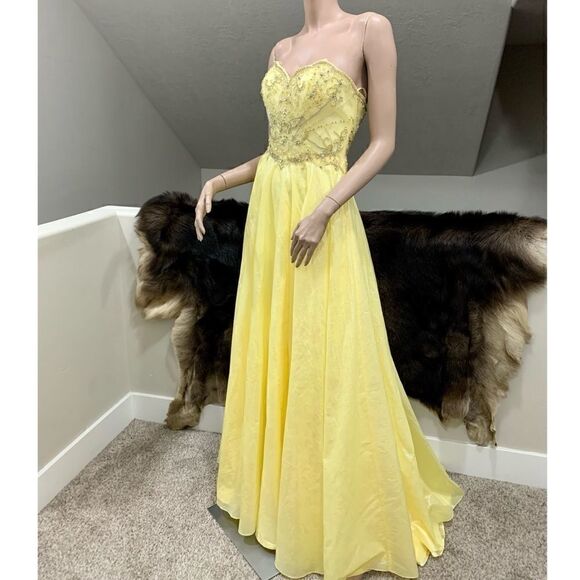 Beautiful Princess Style Strapless Beads & Glitter Party Dress With Shawl - Picture 6 of 16